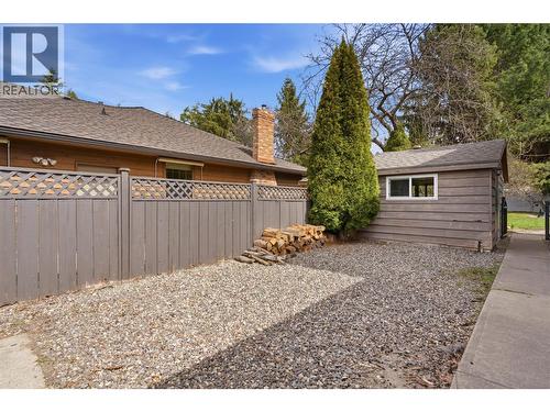 4337 Dunvegan Court, Kelowna, BC - Outdoor