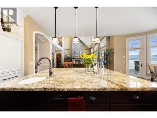 225 Swick Road, Kelowna, BC - Indoor Photo Showing Kitchen With Upgraded Kitchen