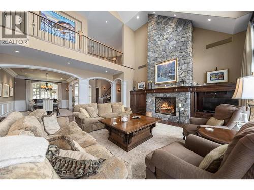 225 Swick Road, Kelowna, BC - Indoor Photo Showing Living Room With Fireplace