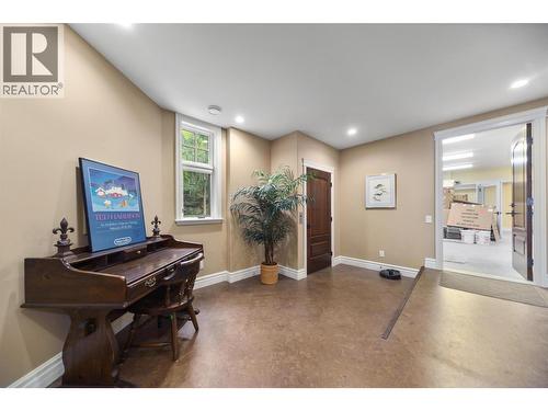 225 Swick Road, Kelowna, BC - Indoor Photo Showing Other Room
