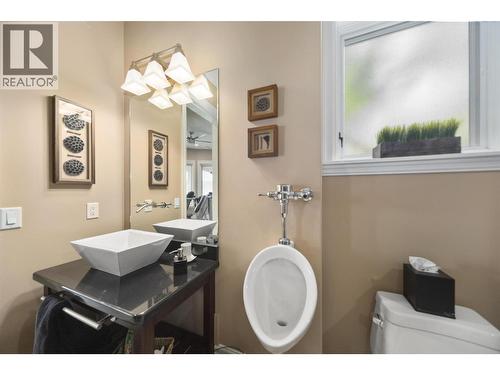 225 Swick Road, Kelowna, BC - Indoor