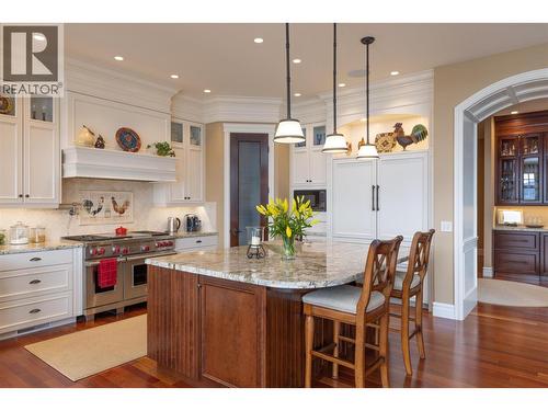 225 Swick Road, Kelowna, BC - Indoor Photo Showing Kitchen With Upgraded Kitchen
