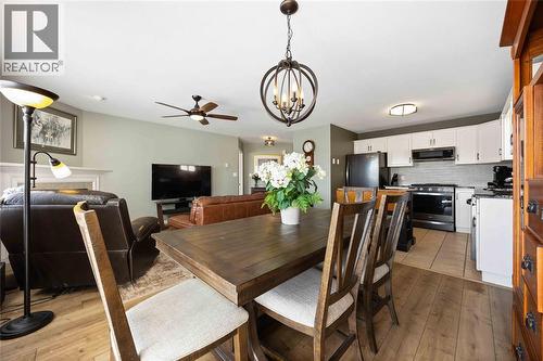 5700 Blackwell Sideroad Unit# 74, Sarnia, ON - Indoor Photo Showing Dining Room