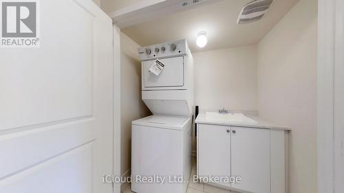 38 Dandara Gate, Vaughan, ON - Indoor Photo Showing Laundry Room