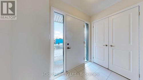 38 Dandara Gate, Vaughan, ON - Indoor Photo Showing Other Room
