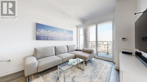 626 - 100 Eagle Rock Way, Vaughan, ON - Indoor Photo Showing Living Room
