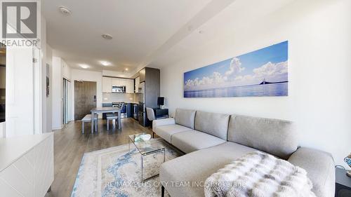 626 - 100 Eagle Rock Way, Vaughan, ON - Indoor Photo Showing Living Room