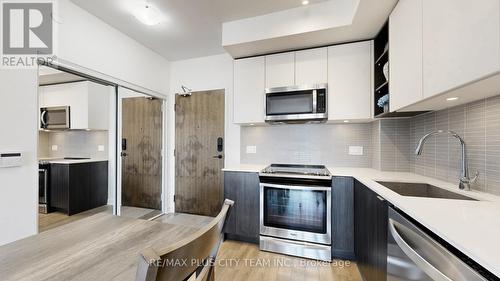 626 - 100 Eagle Rock Way, Vaughan, ON - Indoor Photo Showing Kitchen With Stainless Steel Kitchen With Upgraded Kitchen