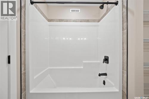 2990 Dumont Way, Regina, SK - Indoor Photo Showing Bathroom