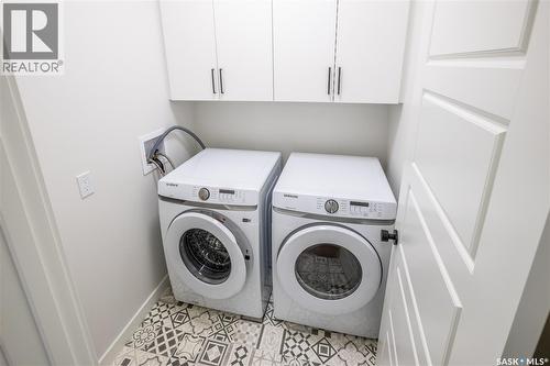 1002 Maplewood Drive, Moose Jaw, SK - Indoor Photo Showing Laundry Room