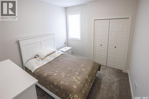 1002 Maplewood Drive, Moose Jaw, SK - Indoor Photo Showing Bedroom