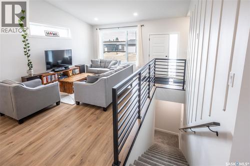 1002 Maplewood Drive, Moose Jaw, SK - Indoor Photo Showing Living Room
