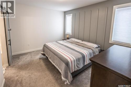 1002 Maplewood Drive, Moose Jaw, SK - Indoor Photo Showing Bedroom