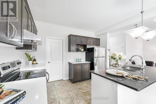 505 Sophia Crescent, London North, ON - Indoor Photo Showing Kitchen With Double Sink