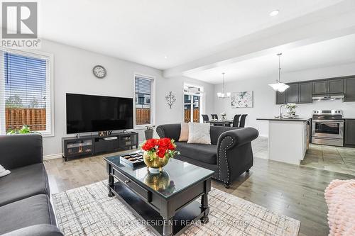 505 Sophia Crescent, London North, ON - Indoor Photo Showing Living Room
