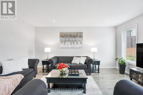 505 Sophia Crescent, London North, ON - Indoor Photo Showing Living Room