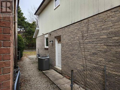 56 Gray Crescent, Richmond Hill, ON - Outdoor
