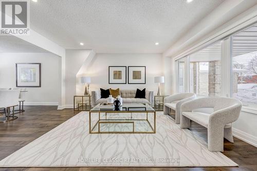 56 Gray Crescent, Richmond Hill, ON - Indoor Photo Showing Living Room