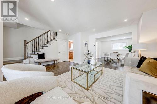56 Gray Crescent, Richmond Hill, ON - Indoor Photo Showing Living Room