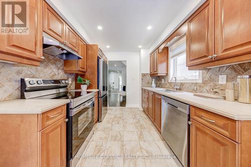 56 Gray Crescent, Richmond Hill, ON - Indoor Photo Showing Kitchen