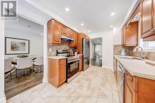 56 Gray Crescent, Richmond Hill, ON - Indoor Photo Showing Kitchen With Double Sink