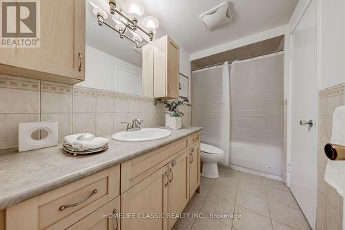 2nd Floor Washroom - 56 Gray Crescent, Richmond Hill, ON - Indoor Photo Showing Bathroom