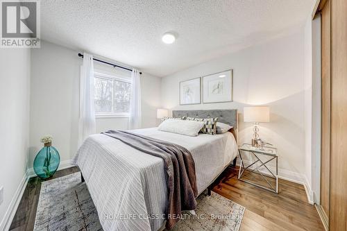 Bedroom # 2 - 56 Gray Crescent, Richmond Hill, ON - Indoor Photo Showing Bedroom