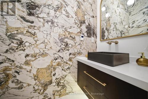 2556 Glengarry Road, Mississauga, ON - 