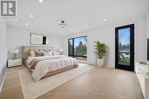 2556 Glengarry Road, Mississauga, ON - Indoor Photo Showing Bedroom