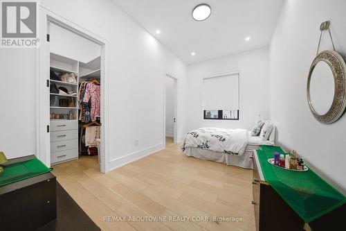 2556 Glengarry Road, Mississauga, ON - Indoor Photo Showing Bedroom