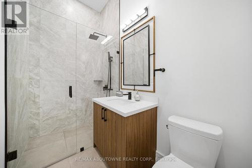 2556 Glengarry Road, Mississauga, ON - Indoor Photo Showing Bathroom