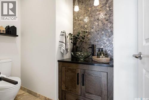 2722 Alfred Crescent, Regina, SK - Indoor Photo Showing Bathroom
