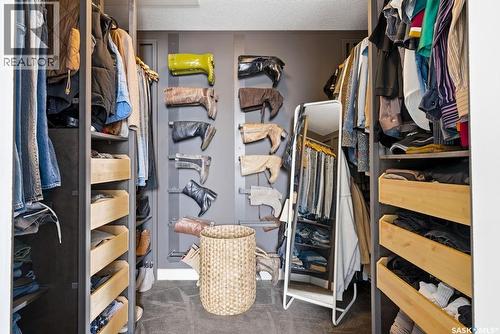 2722 Alfred Crescent, Regina, SK - Indoor With Storage