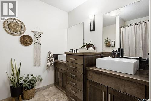 2722 Alfred Crescent, Regina, SK - Indoor Photo Showing Bathroom
