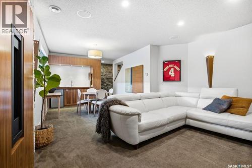 2722 Alfred Crescent, Regina, SK - Indoor Photo Showing Living Room