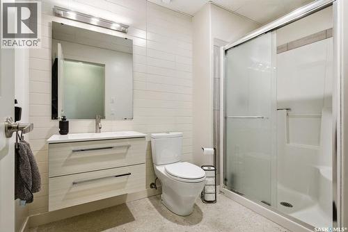 2722 Alfred Crescent, Regina, SK - Indoor Photo Showing Bathroom