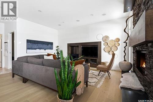 2722 Alfred Crescent, Regina, SK - Indoor Photo Showing Living Room With Fireplace