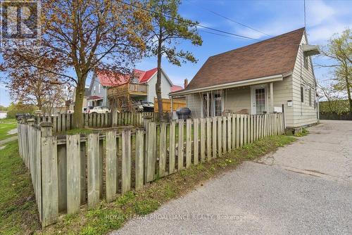 61 DELANEY STREET  Quinte West (Trenton Ward), ON K8V 4L7