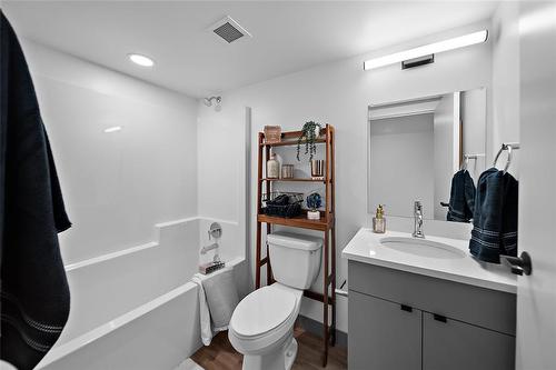 218 1525 Saskatchewan Avenue, Portage La Prairie, MB - Indoor Photo Showing Bathroom
