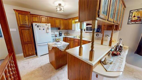 99021 14 Road E, Teulon, MB - Indoor Photo Showing Kitchen