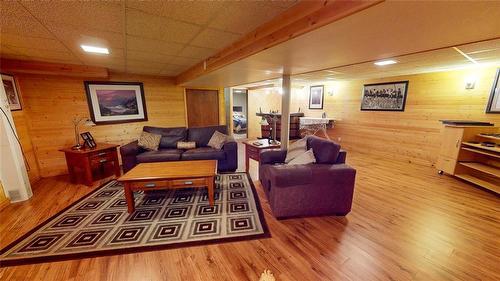 99021 14 Road E, Teulon, MB - Indoor