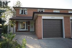 3524 BIRCHMEADOW CRESCENT  Mississauga, ON L4Y 3R7