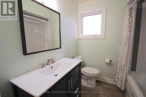 3524 Birchmeadow Crescent, Mississauga, ON - Indoor Photo Showing Bathroom