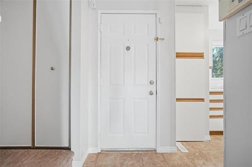 B 67 Apple Lane, Winnipeg, MB - Indoor Photo Showing Other Room