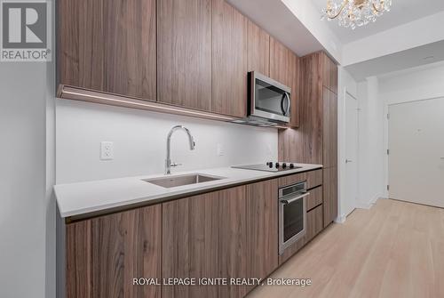 410 - 15 Richardson Street, Toronto, ON - Indoor Photo Showing Kitchen