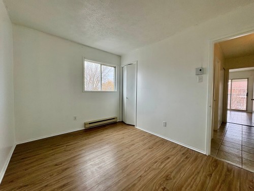 Bedroom - 402-55 Rue Beauséjour, La Prairie, QC - Indoor Photo Showing Other Room