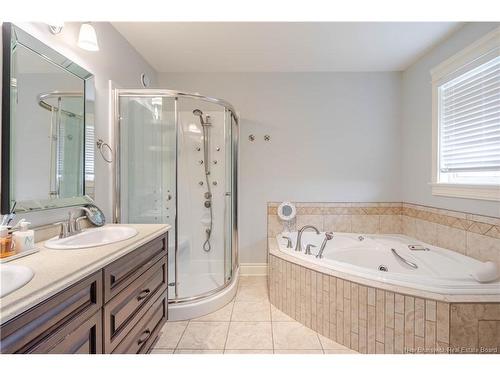 24 Savannah Crt, Fredericton, NB 
