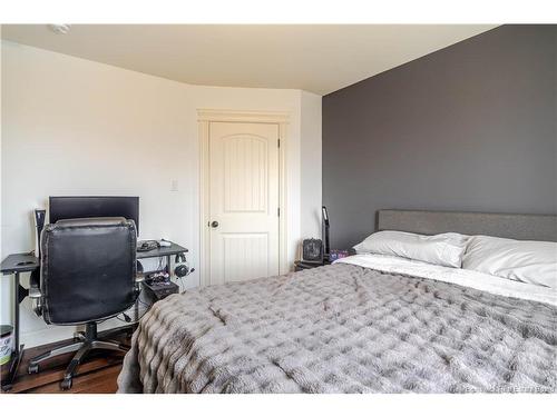 24 Savannah Crt, Fredericton, NB 