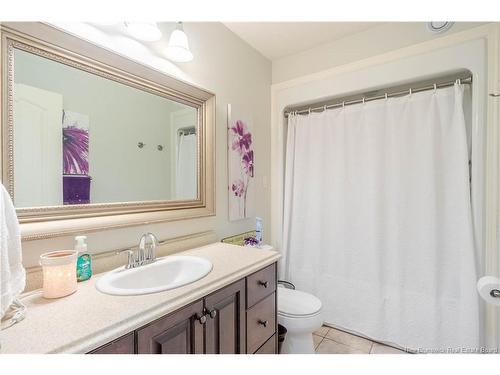 24 Savannah Crt, Fredericton, NB 