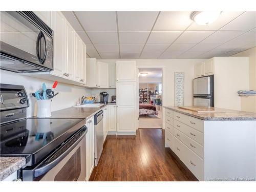 24 Savannah Crt, Fredericton, NB 